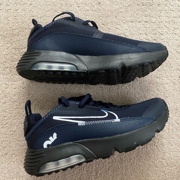 Boys Nike Air Max NWOB size 3Y - Picture 2 of 6